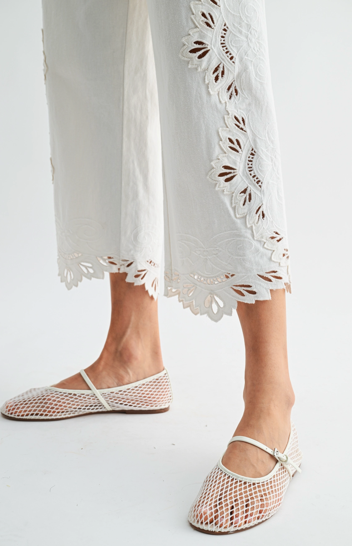 Isla Eyelet White Pants (PRE-ORDER/AVAILABLE TO SHIP 7/19)
