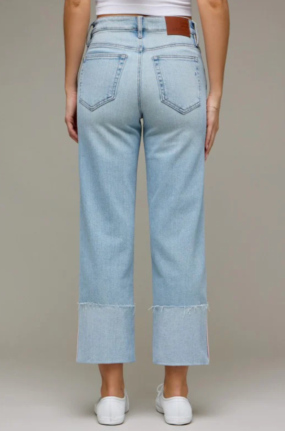 Ella Cropped Classic Straight Jeans